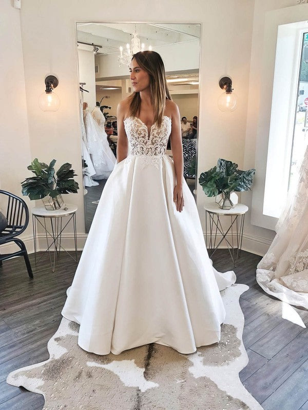 Gorgeous V-Neck Strapless Satin Ball Gown Wedding Dresses with Pockets