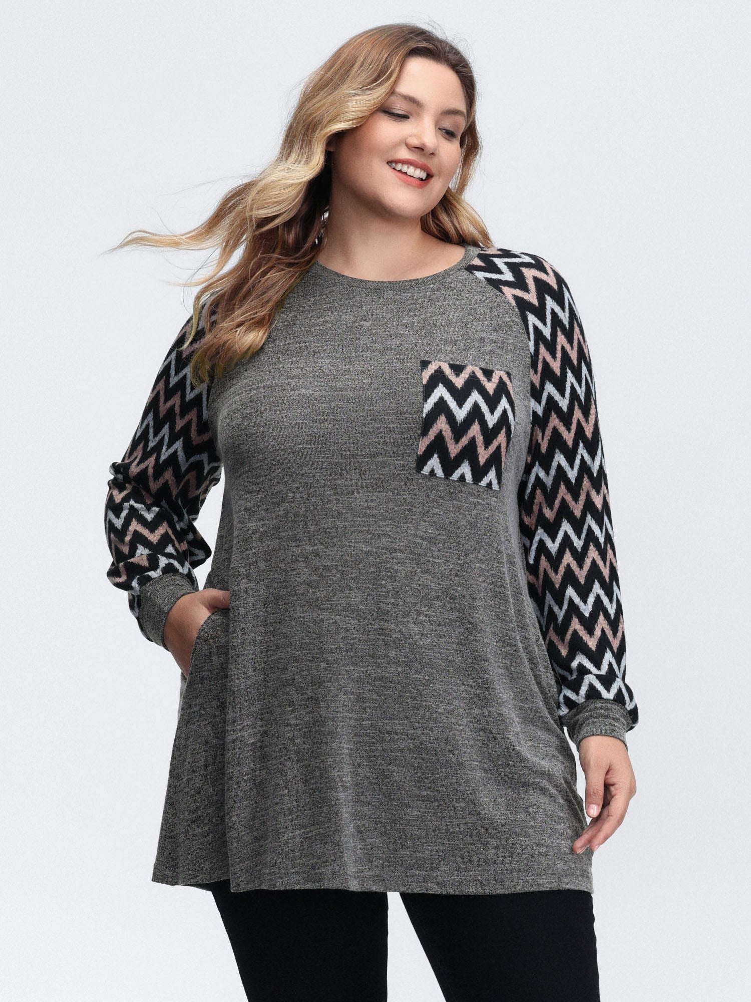 Stretchy Wavy Pattern Contrast T-Shirt