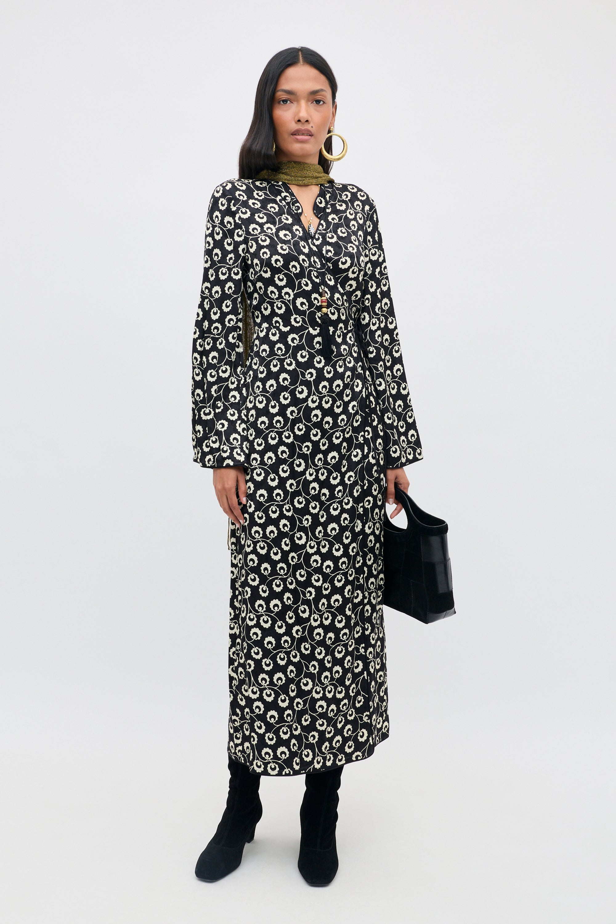 Cindy  -  Wishing Floral Black