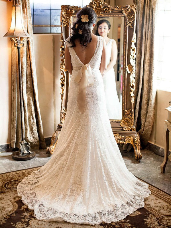 Fashionable V-Neck Backless Lace Sweep Train Wedding Dresses with Ribbon