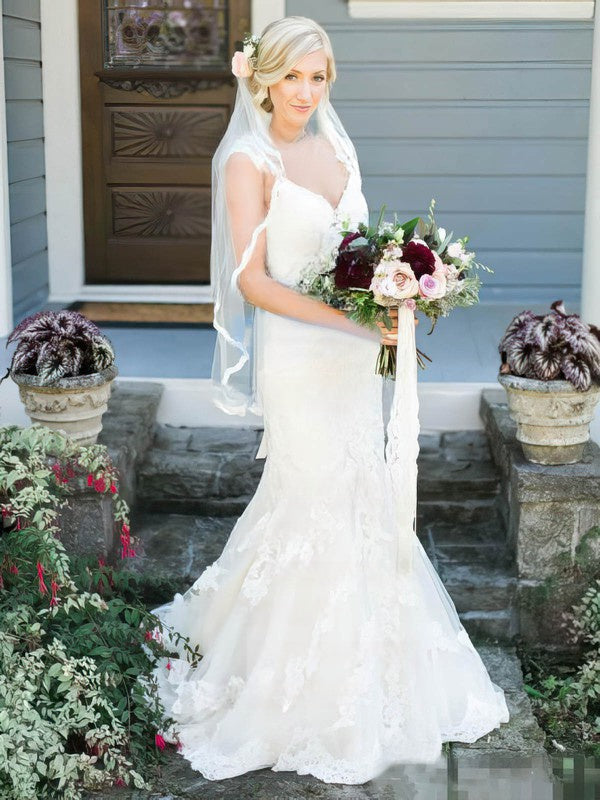 Beautiful Mermaid V-Neck Sleeveless Lace Wedding Dresses with Court Train