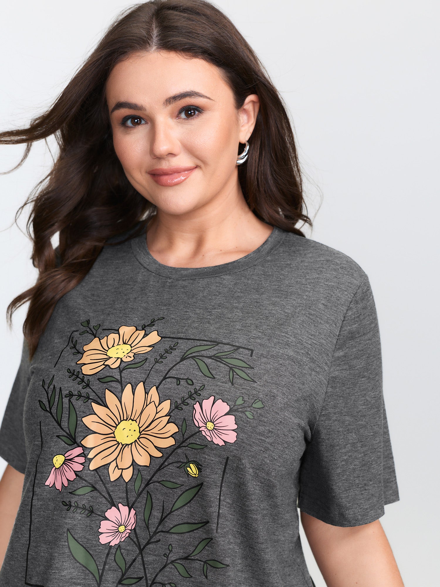 Graphic Floral Print Round Neck T-Shirt