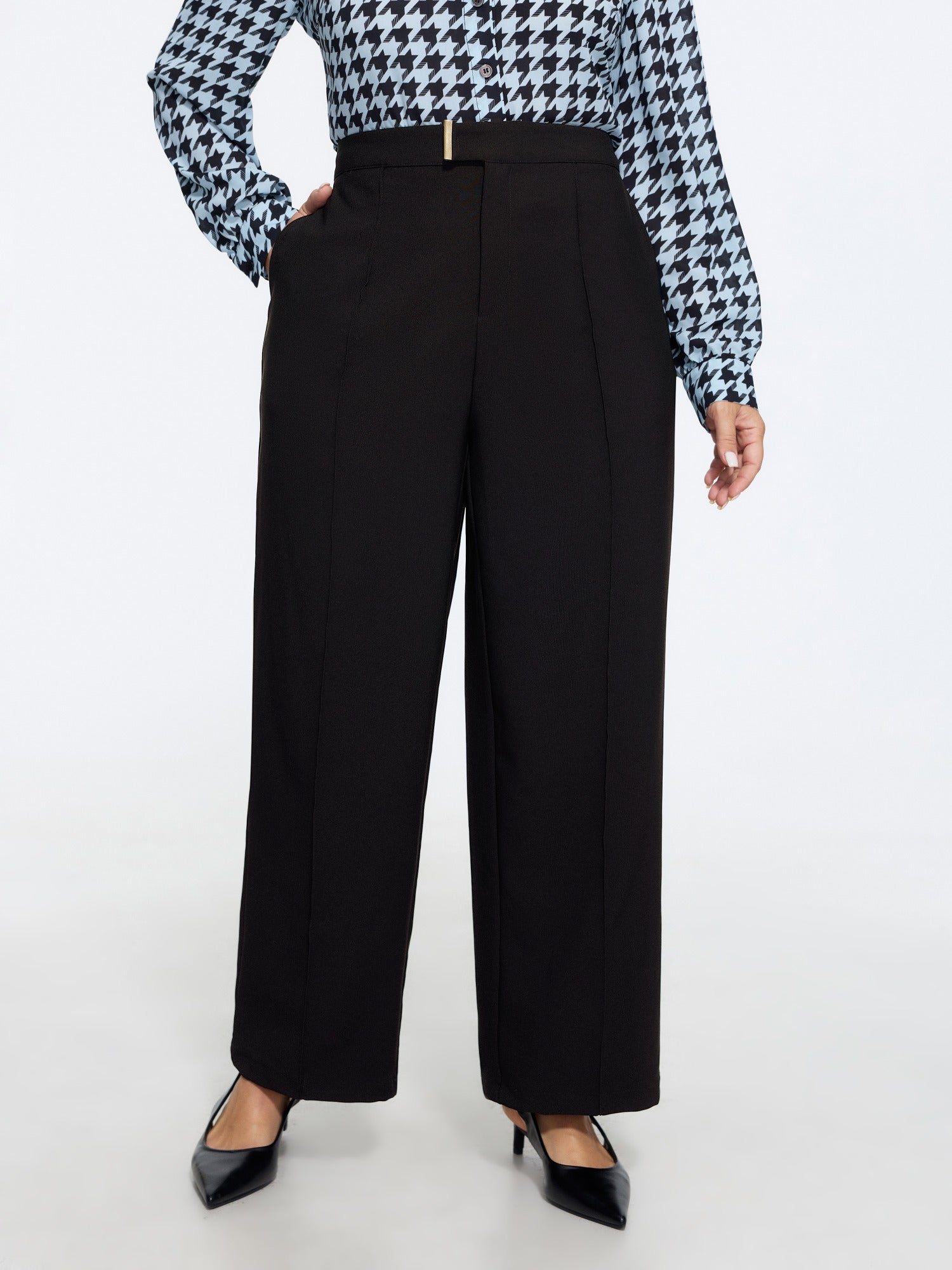 Stretchy Front Pleated Pocket Straight Leg Pants