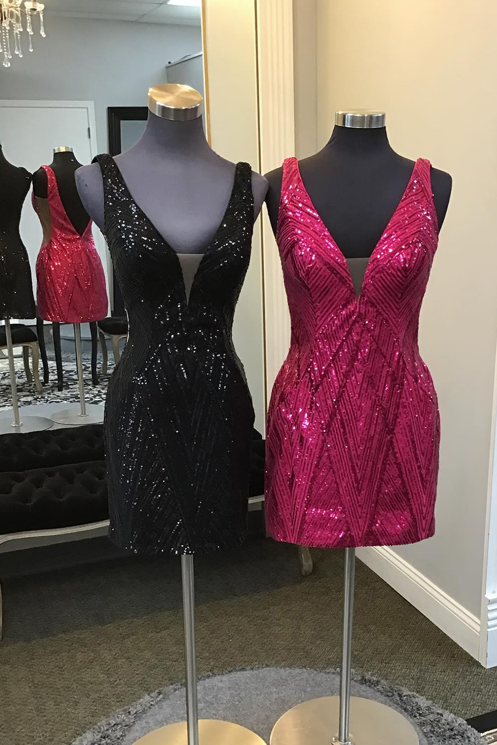 Sparkly Black Sequins V-Neck Tight Short Homecoming Dress/Mini Dress