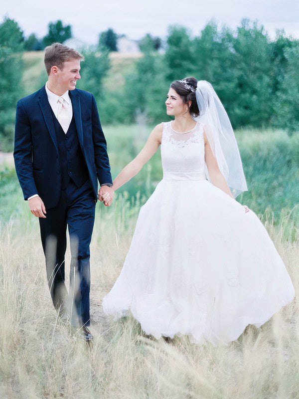Glamorous A-Line Crew Neck Sleeveless Tulle Wedding Dresses with Ribbon