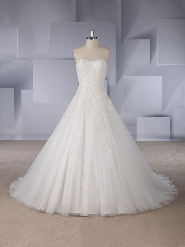 Glamorous Sweep Train Strapless Sweetheart Ball Gown Tulle Wedding Dresses