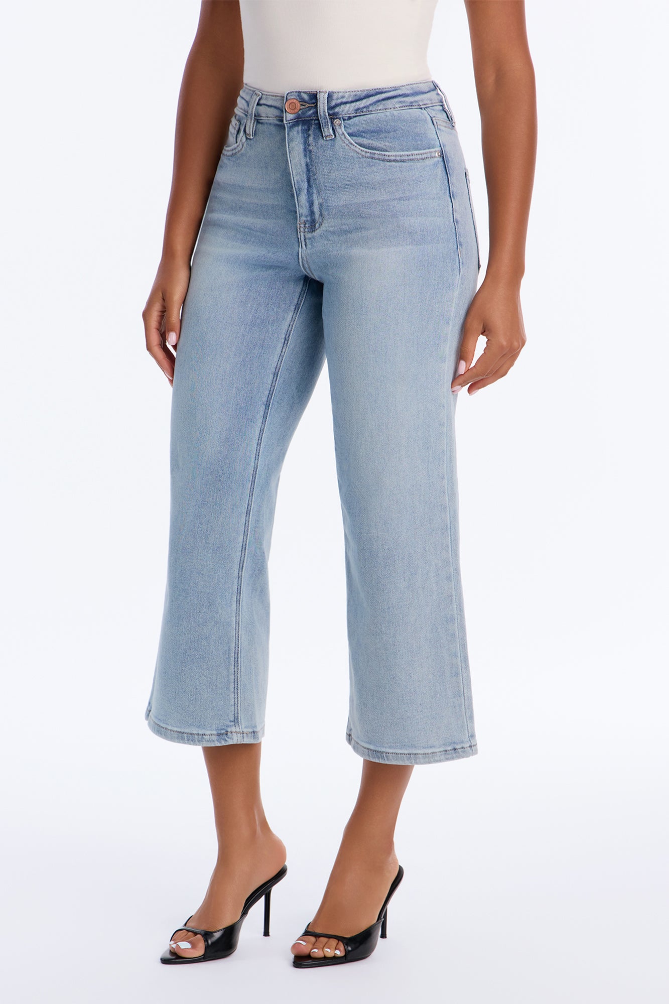 Mainstay Cropped Wide Leg Jeans - Light Wash