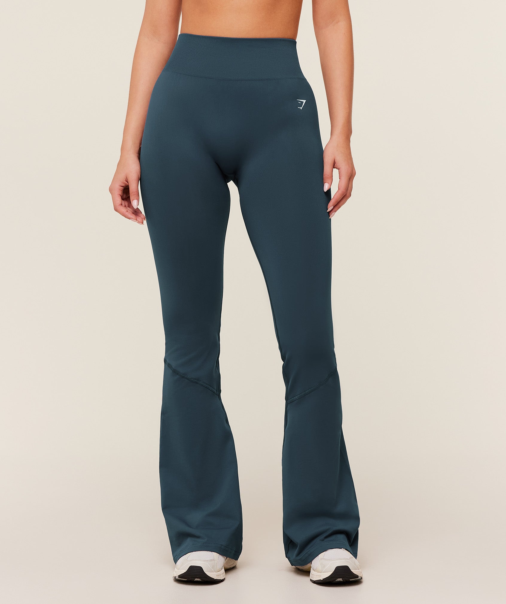Gymshark Light Hold Flared Leggings - Stealth Blue