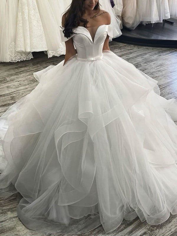 Elegant Off-The-Shoulder V-Neck Ball Gown Wedding Dresses with Cascading Ruffles