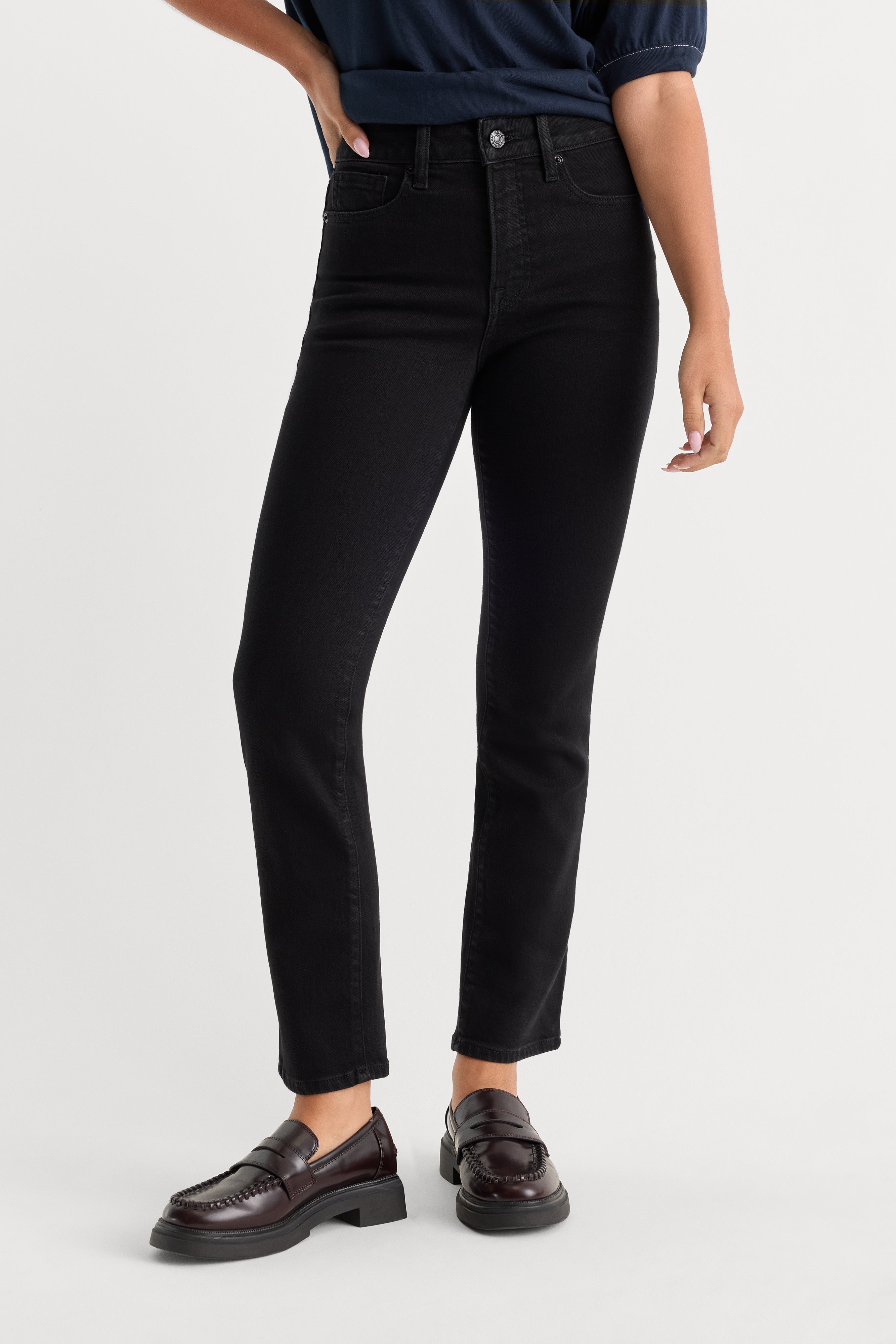 SOFT TECH GOOD PETITE STRAIGHT JEANS|BLACK001