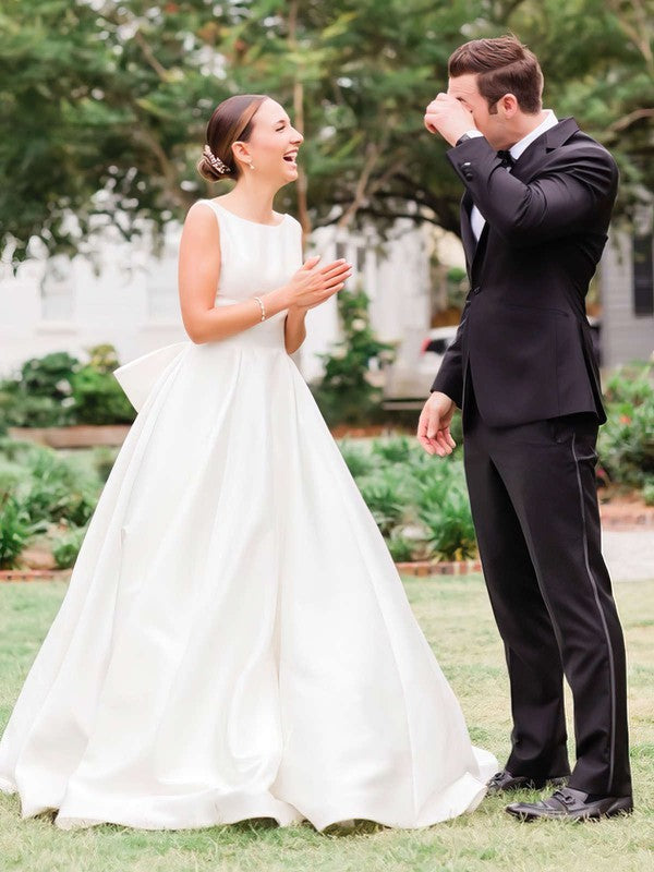 Gorgeous Ball Gown Crew Neck Satin Sleeveless Court Train Wedding Dresses with Bow