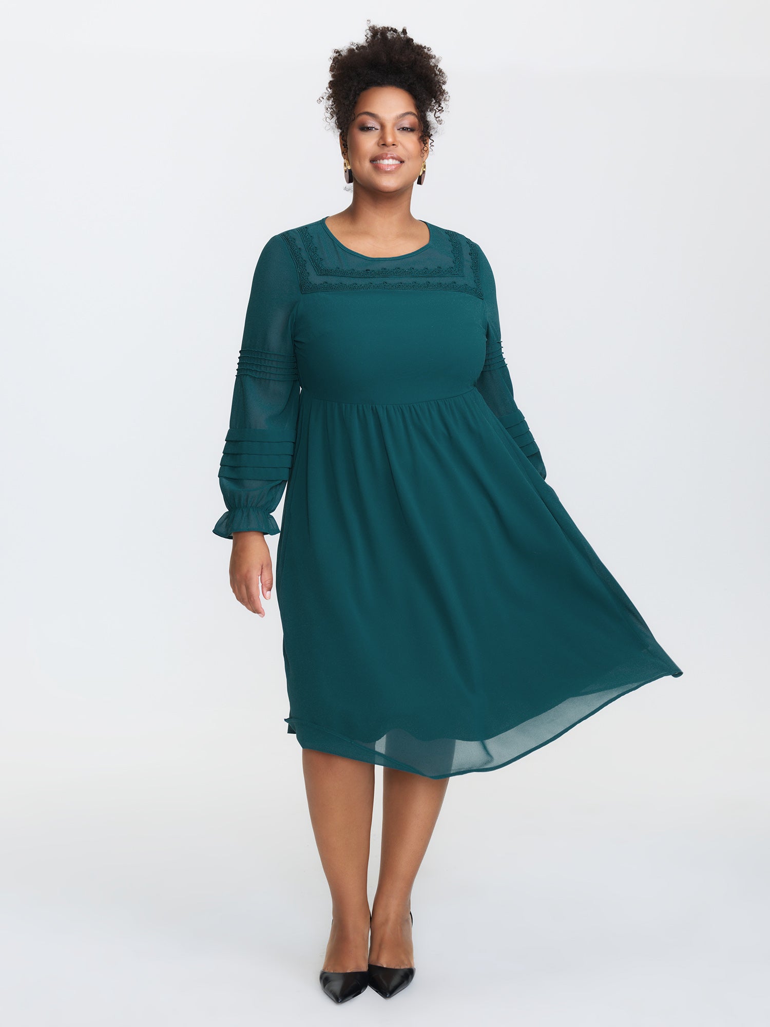 Lace Trim Stretchy Waist Pleated Midi Dress
