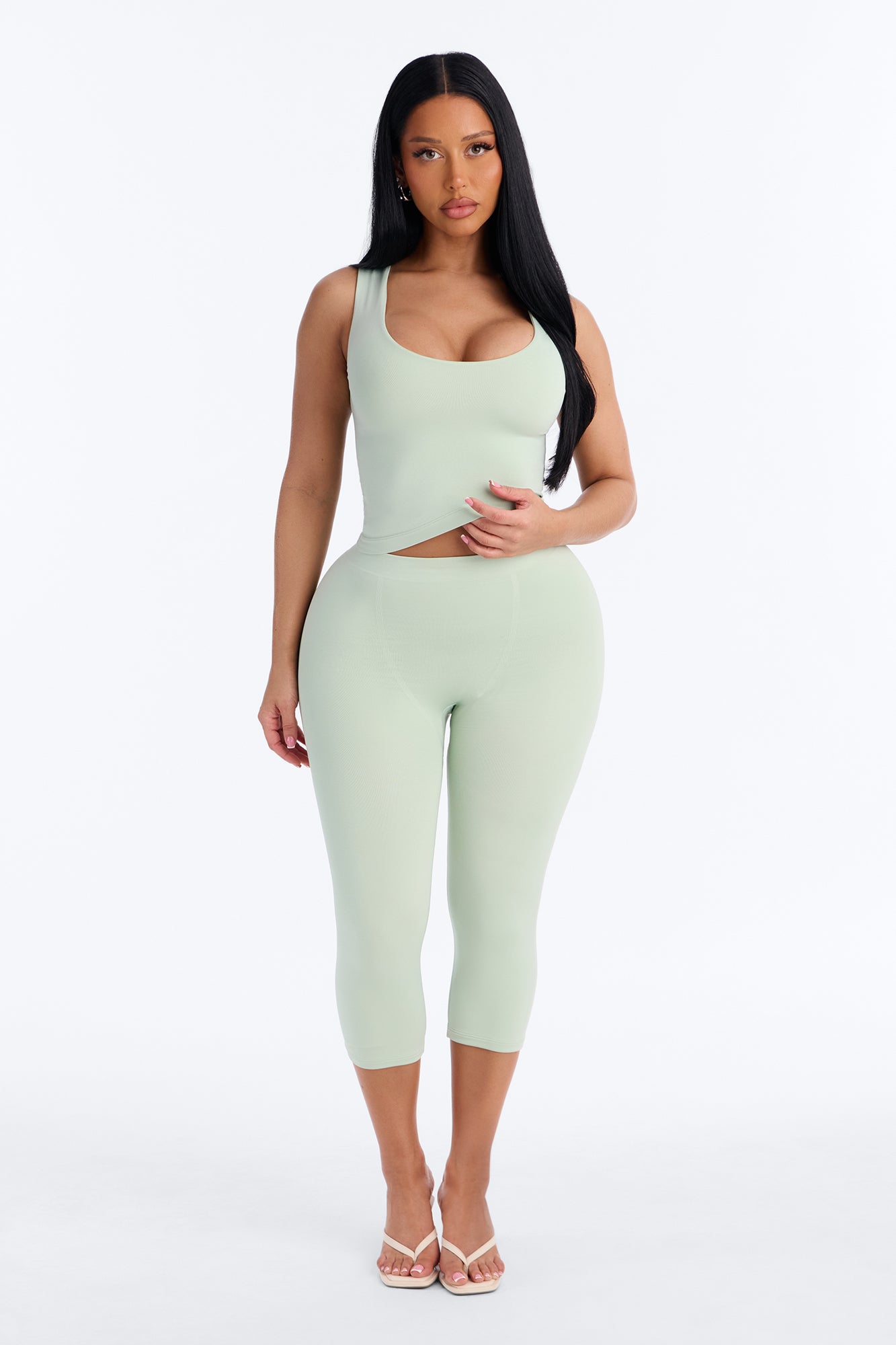 Seamless Smooth Double Lined Capri Pant - Mint