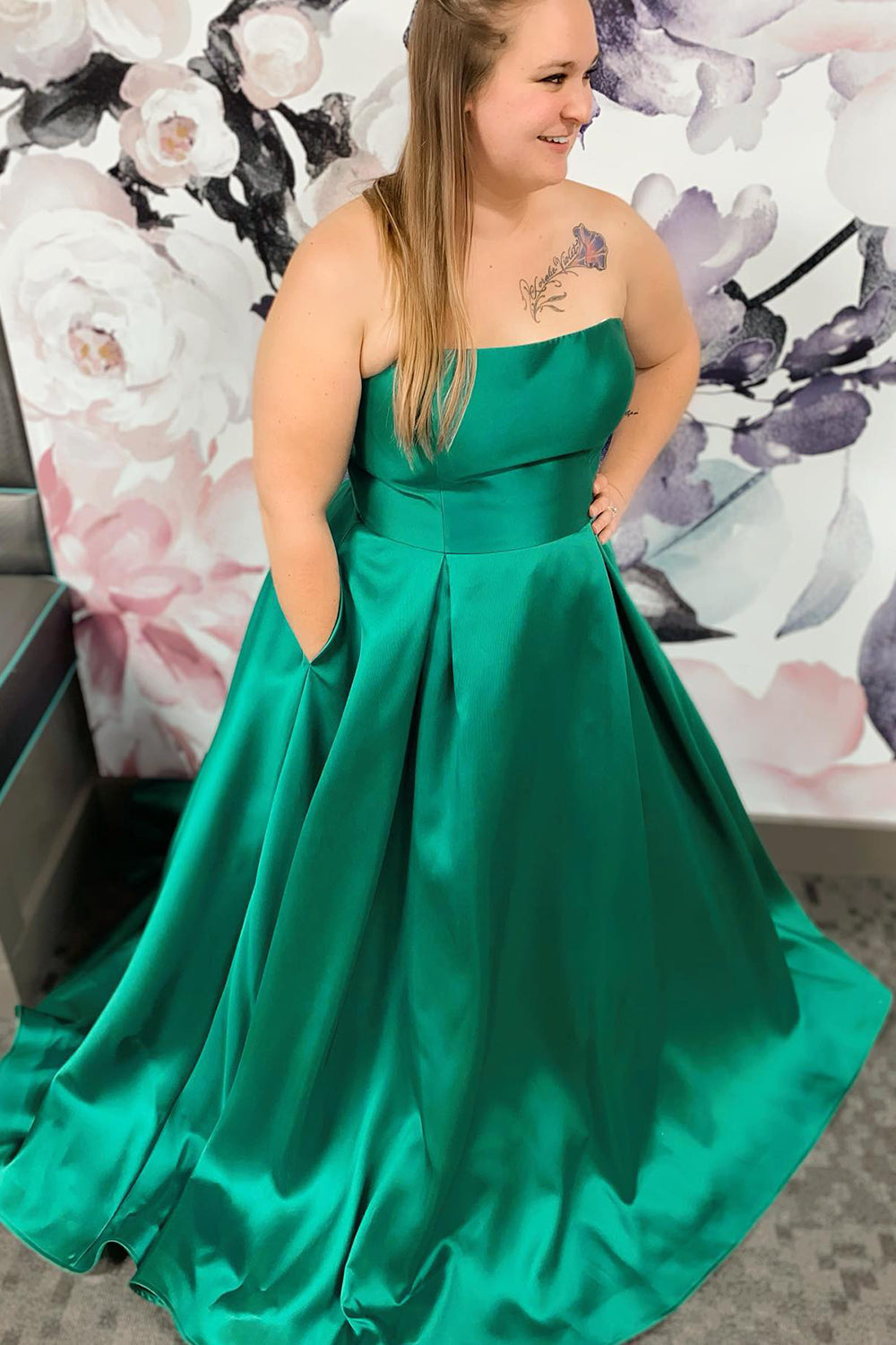 Long Green Plus-Size Prom Dress in A-Line Style