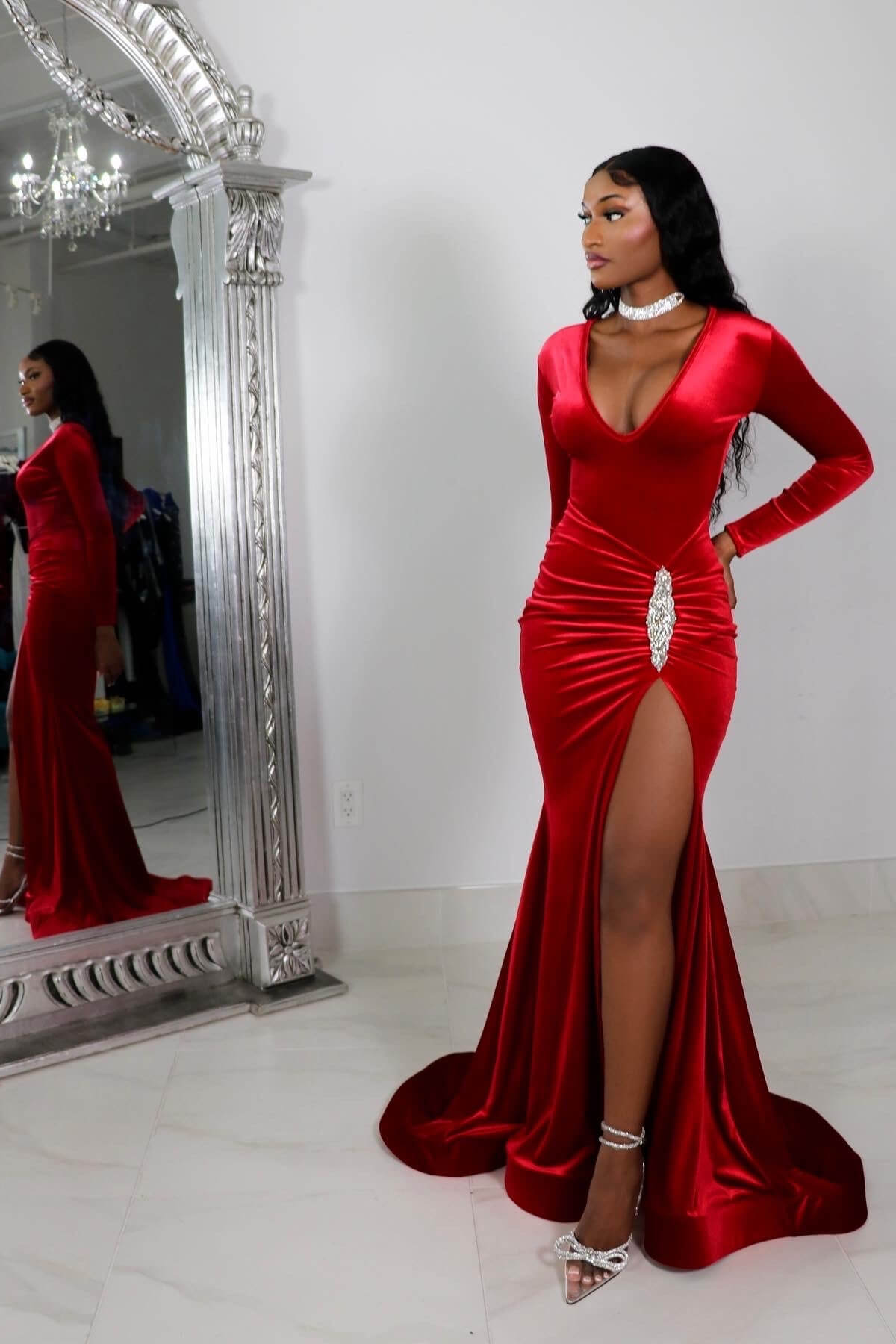 Red Long Sleeves Charming Evening Dress With Split