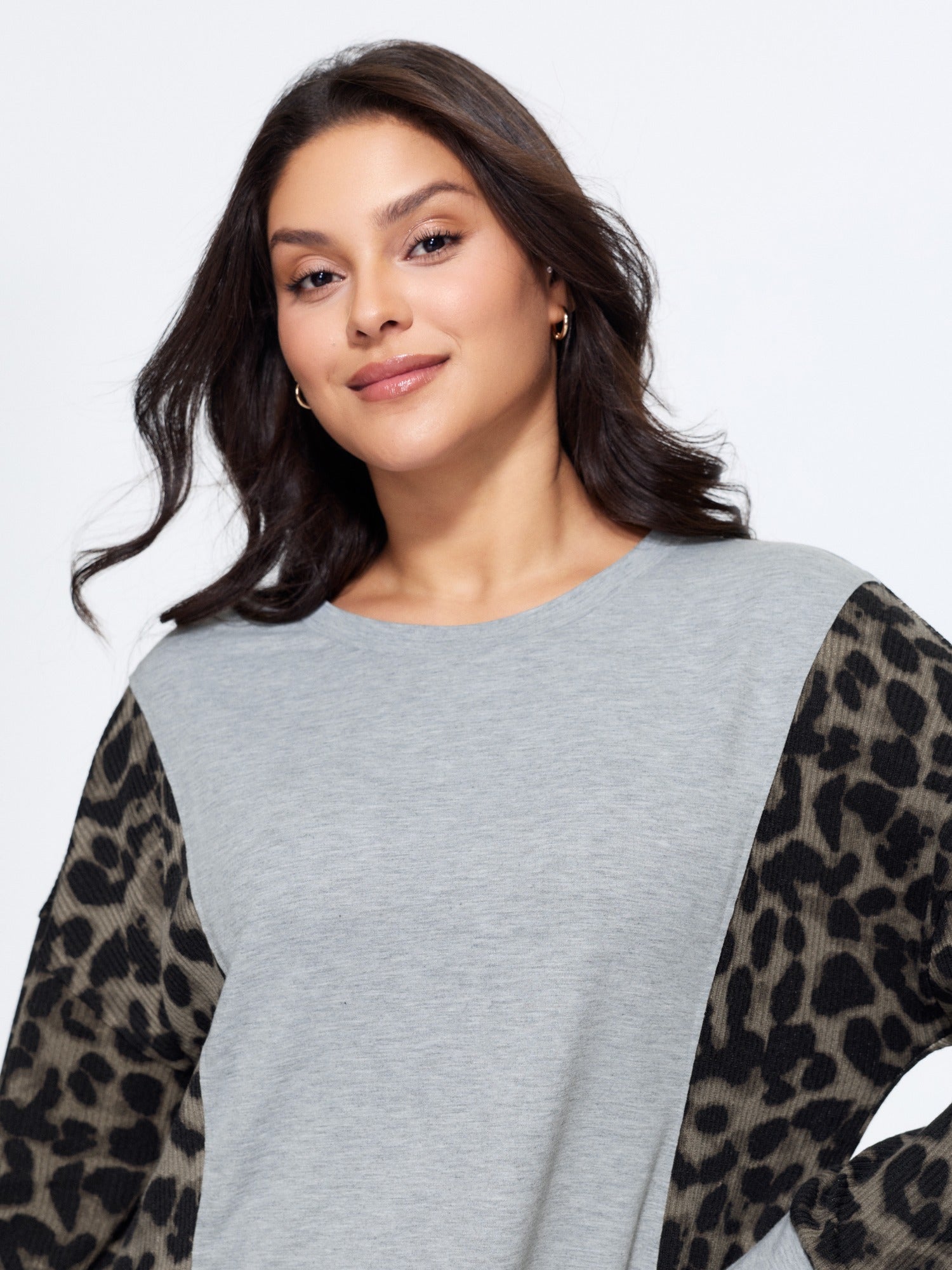 Round Neck Leopard Spliced Casual Sweatshirt