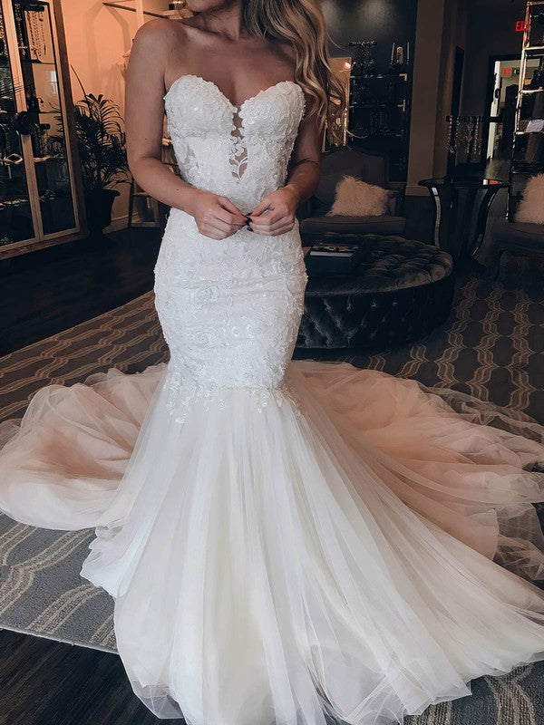 Beautiful Sweetheart Strapless Trumpet Tulle Chapel Train Wedding Dresses