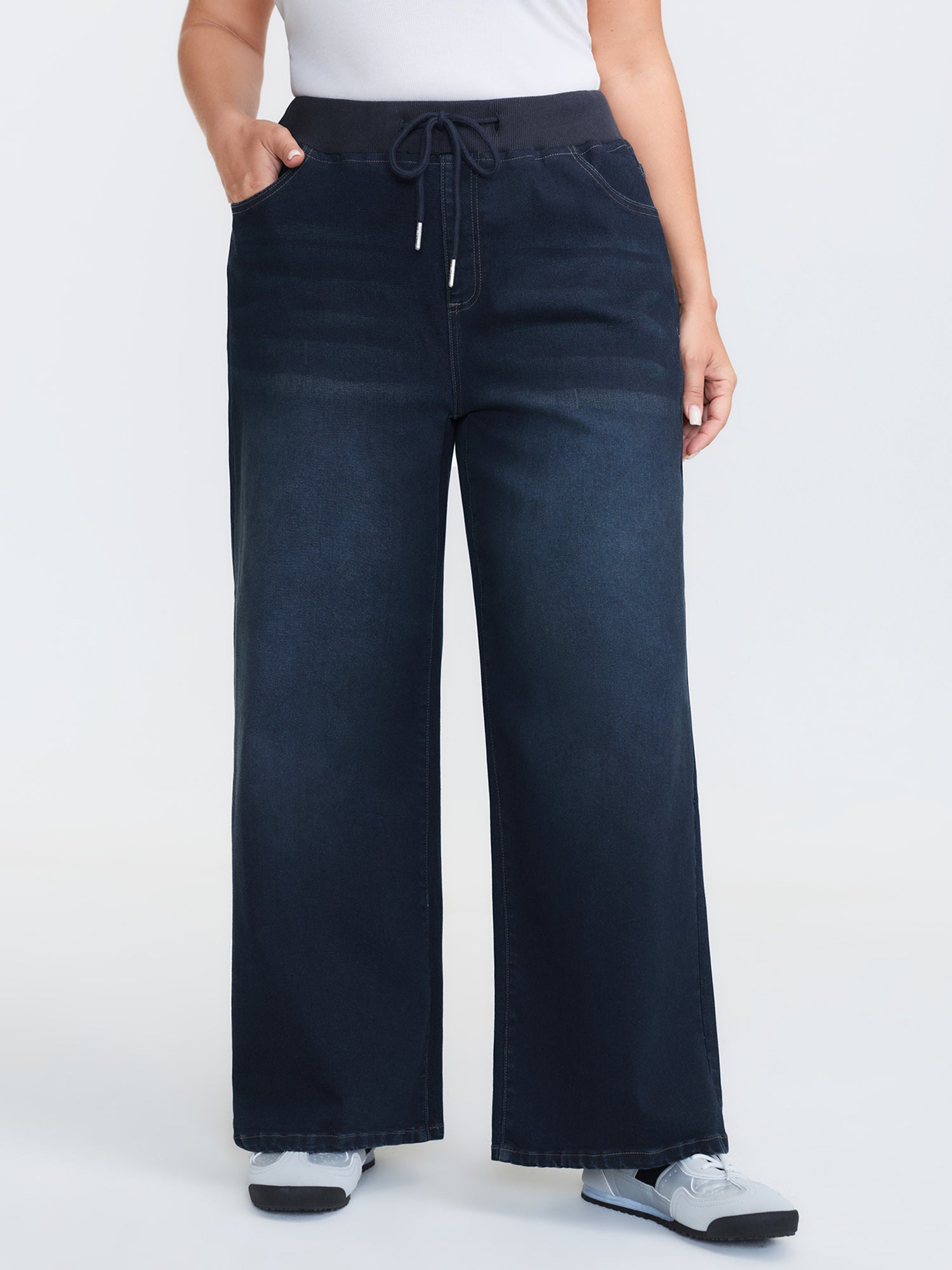 Drawstring Waist Moderate Stretch Wide-Leg Jeans