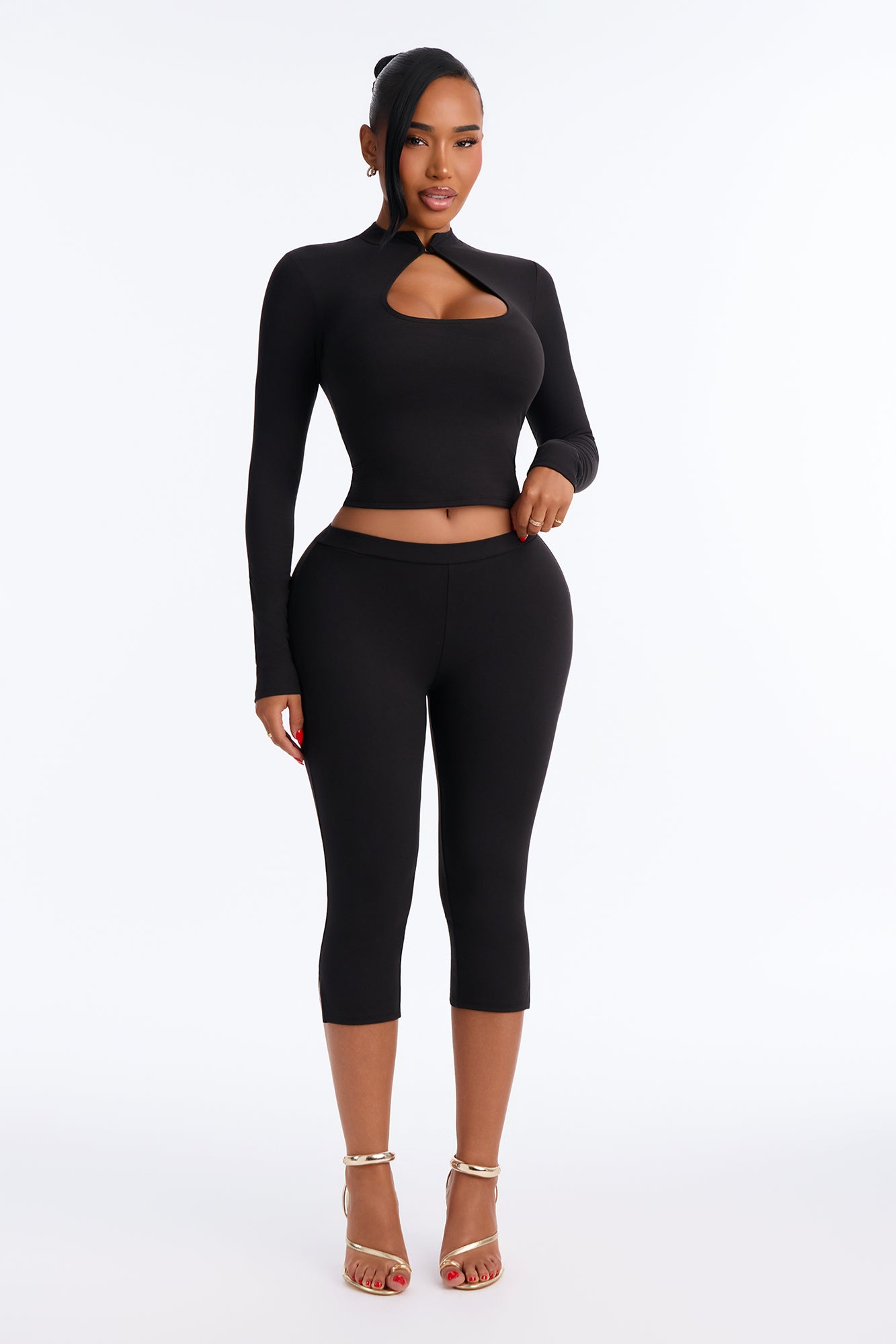 Sienna Long Sleeve Keyhole Capri Set - Black