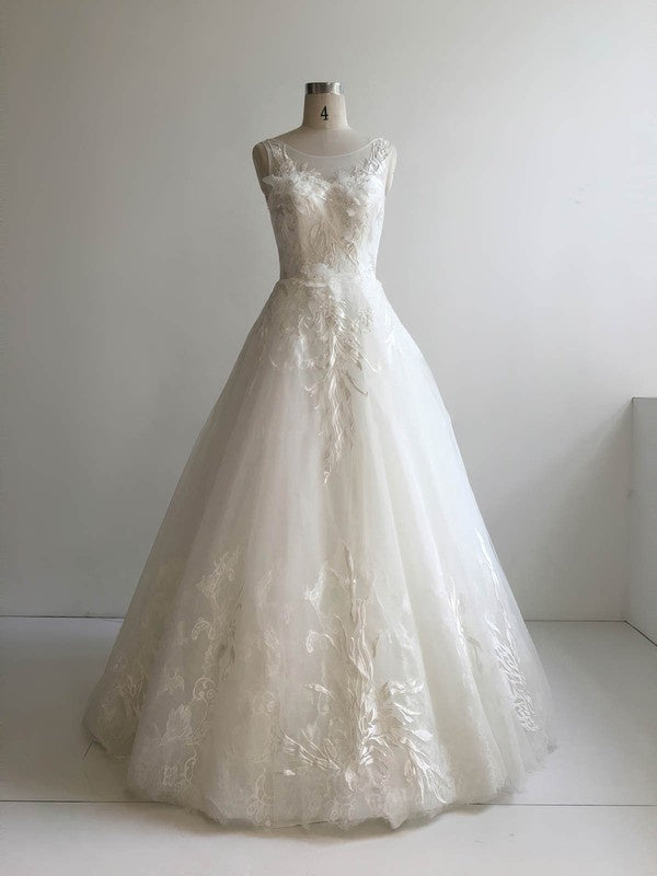 Elegant Crew Neck Floor-Length Ball Gown Lace Wedding Dresses