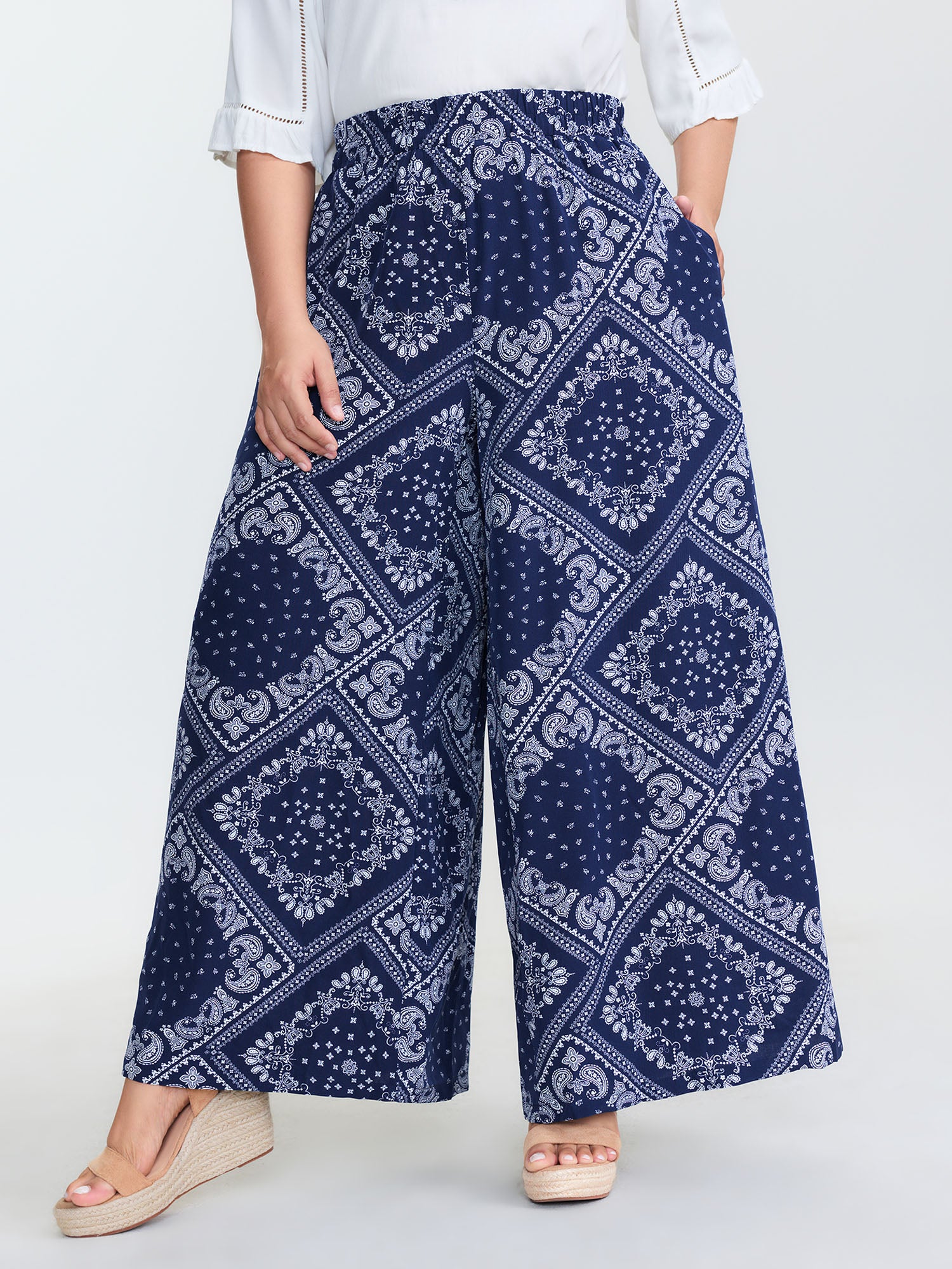 Geometric Print Wide-Leg Pants