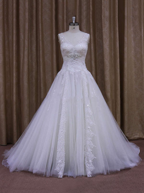 Fabulous Sleeveless V-Neck Tulle Lace Court Train Ball Gown Wedding Dresses