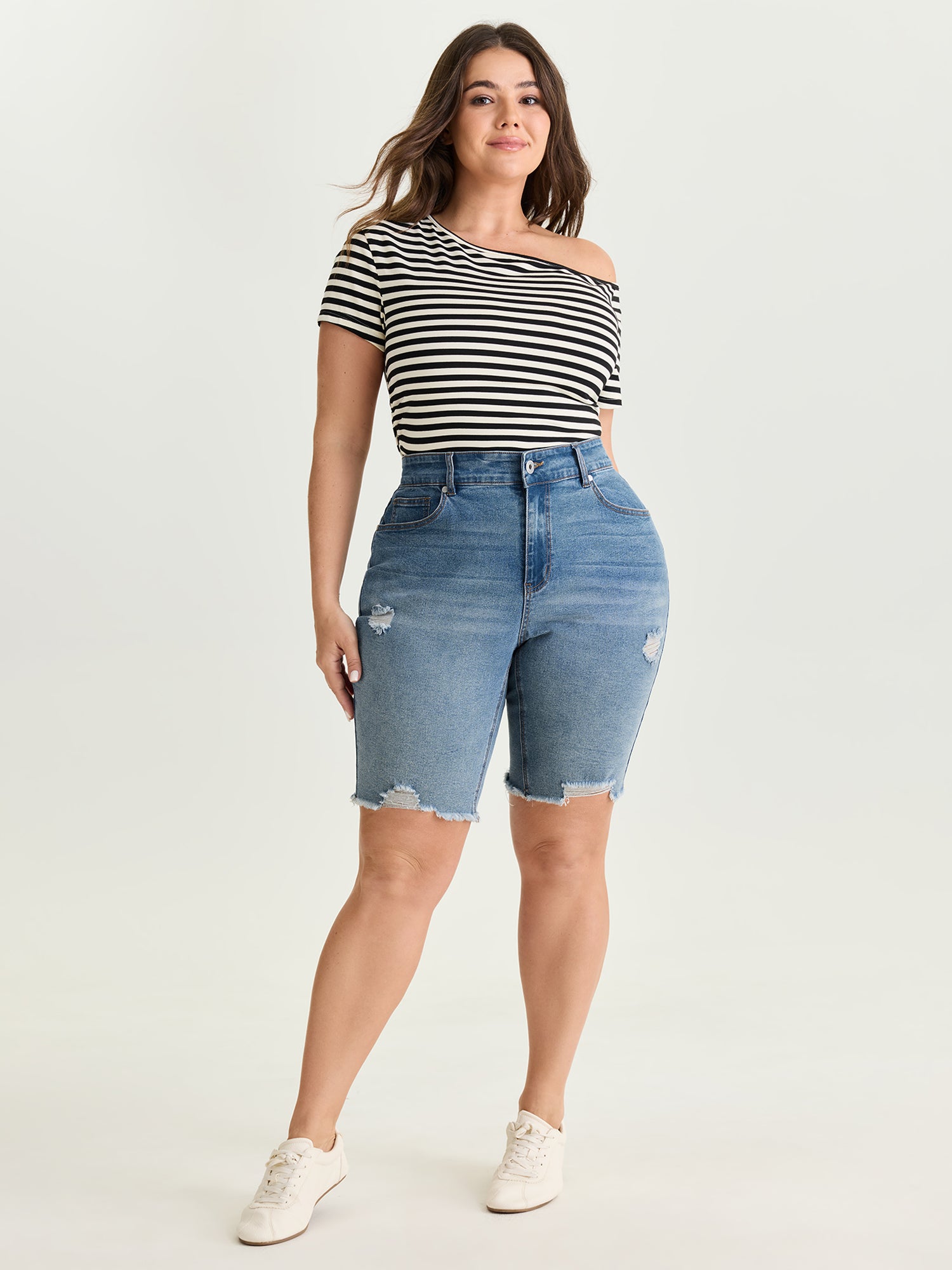 Stretchy Skinny-Fit Raw Hem Denim Shorts