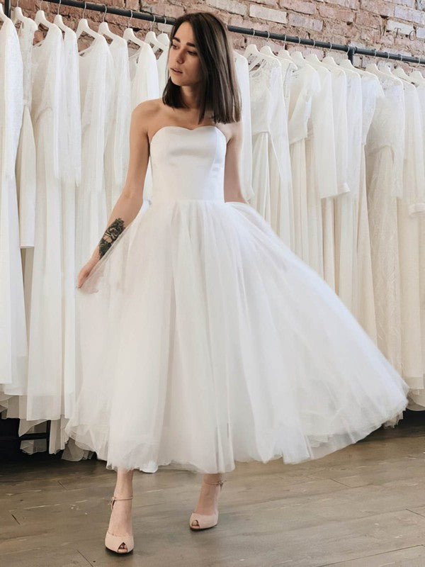 Fashionable Strapless Sweetheart Satin Tulle Tea-Length Ball Gown Wedding Dresses