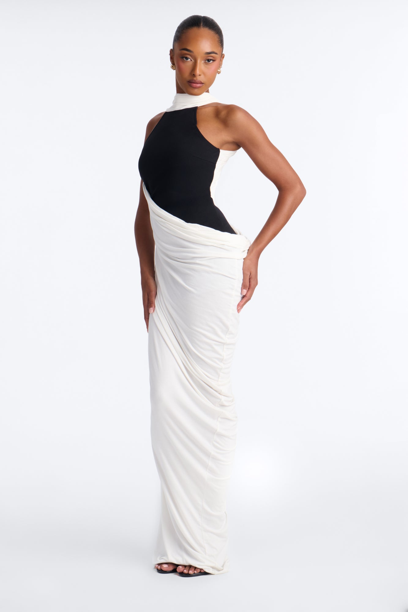 Best Dressed Sleeveless Draped Maxi Dress - Black/White