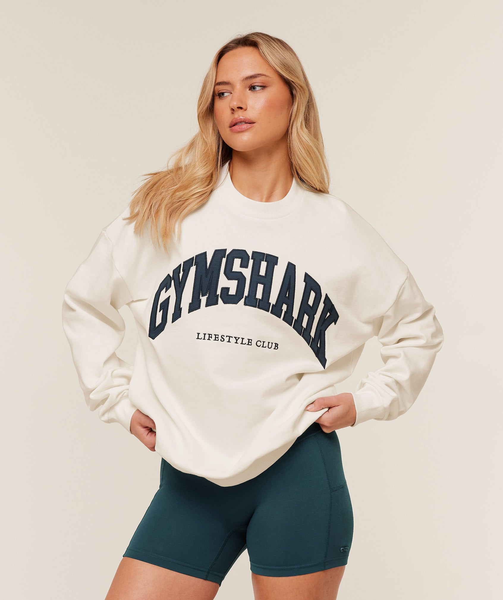 Gymshark Collegiate Graphic Crew Neck Pullover - Soft White