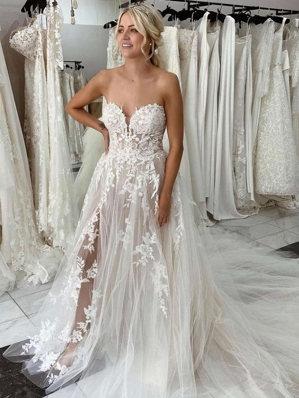 Exquisite Sweetheart Strapless Tulle Chapel Train Wedding Dresses with Split