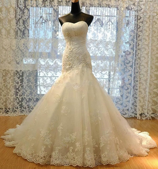 Chic Strapless Lace Tulle Sweetheart Trumpet Wedding Dresses