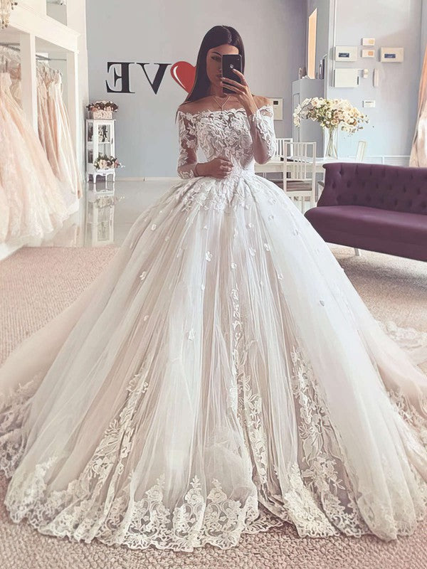 Stunning Off-The-Shoulder Long Sleeves Ball Gown Wedding Dresses with Appliques
