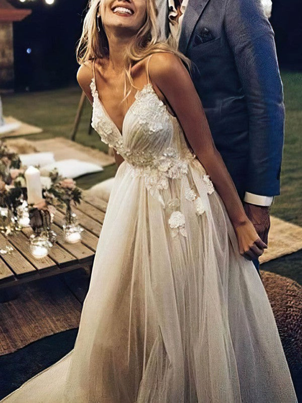 Sexy V-Neck Sleeveless Tulle A-Line Wedding Dresses with Appliques