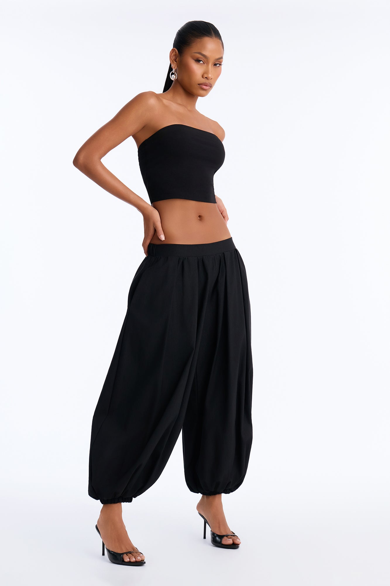 Casually Cool Cropped Bubble Hem Jogger - Black