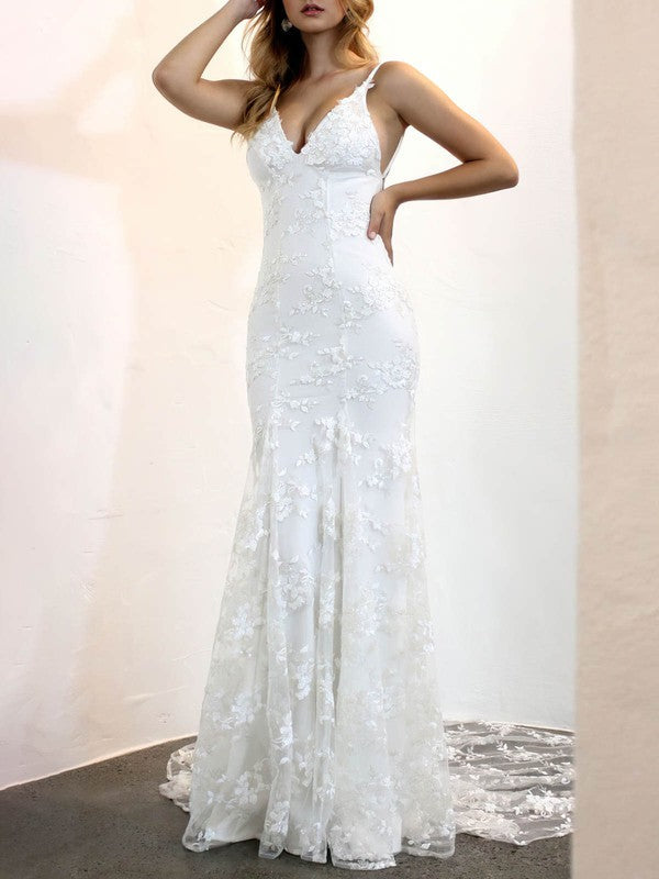 Fabulous V-Neck Spaghetti Straps Lace Mermaid Wedding Dresses with Chapel Train