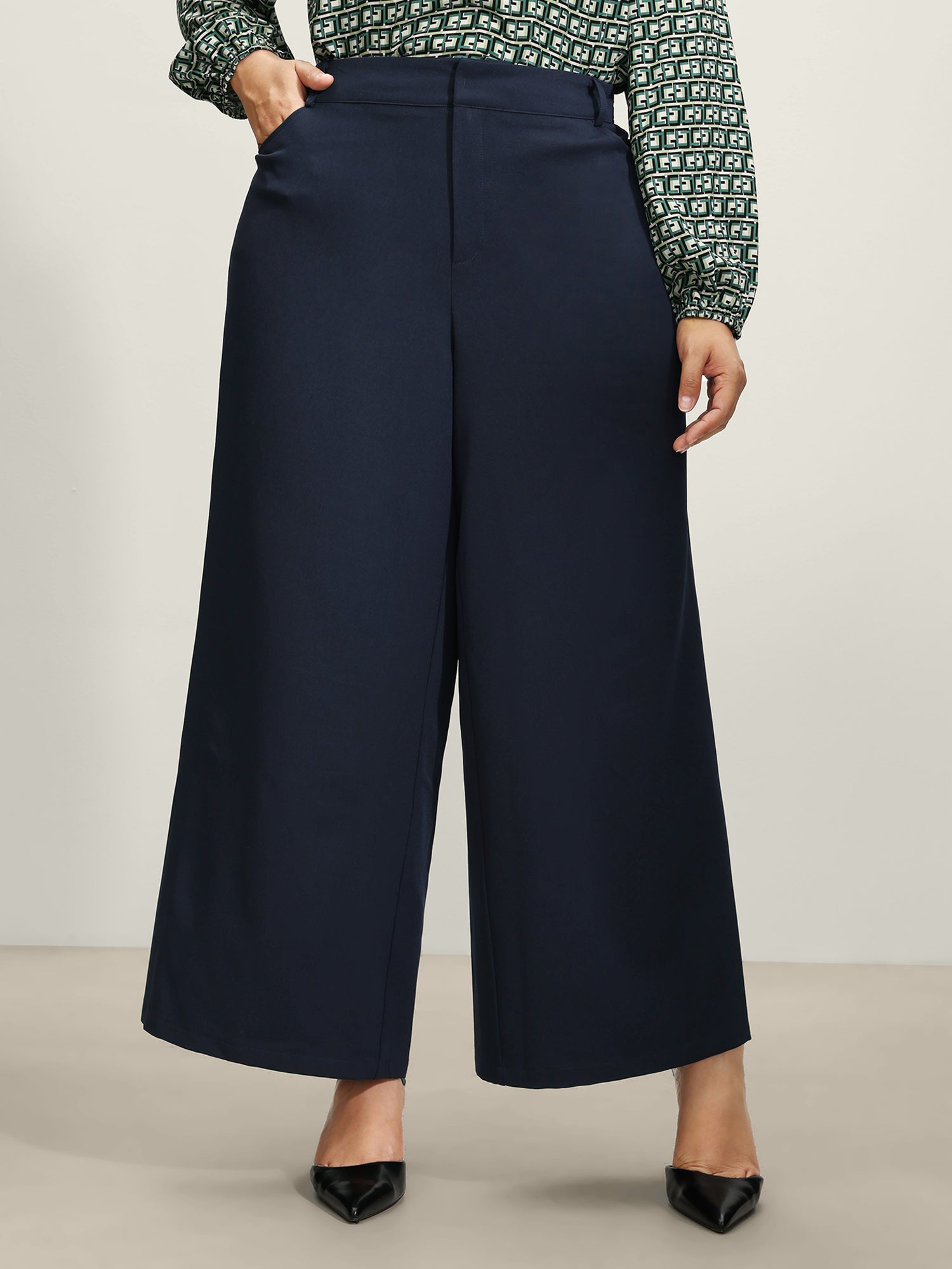 Textured Wide-Leg Button Pants