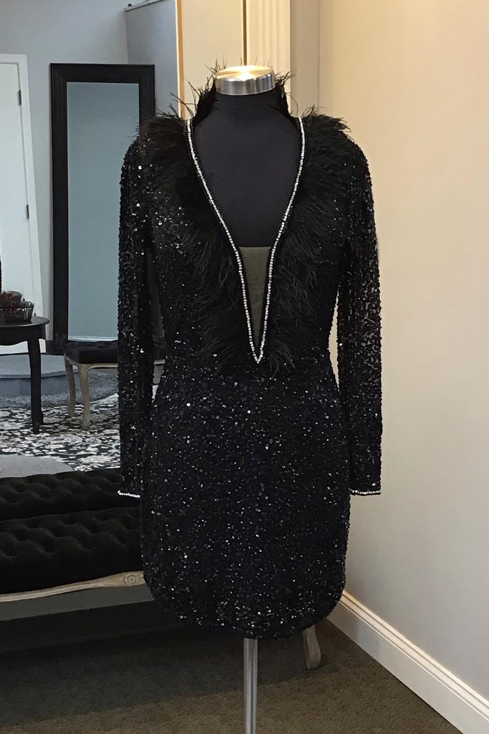 Sparkly Black Long Sleeves Sequins Tight Beaded Short Homecoming Dress/Mini Dress with Feathers