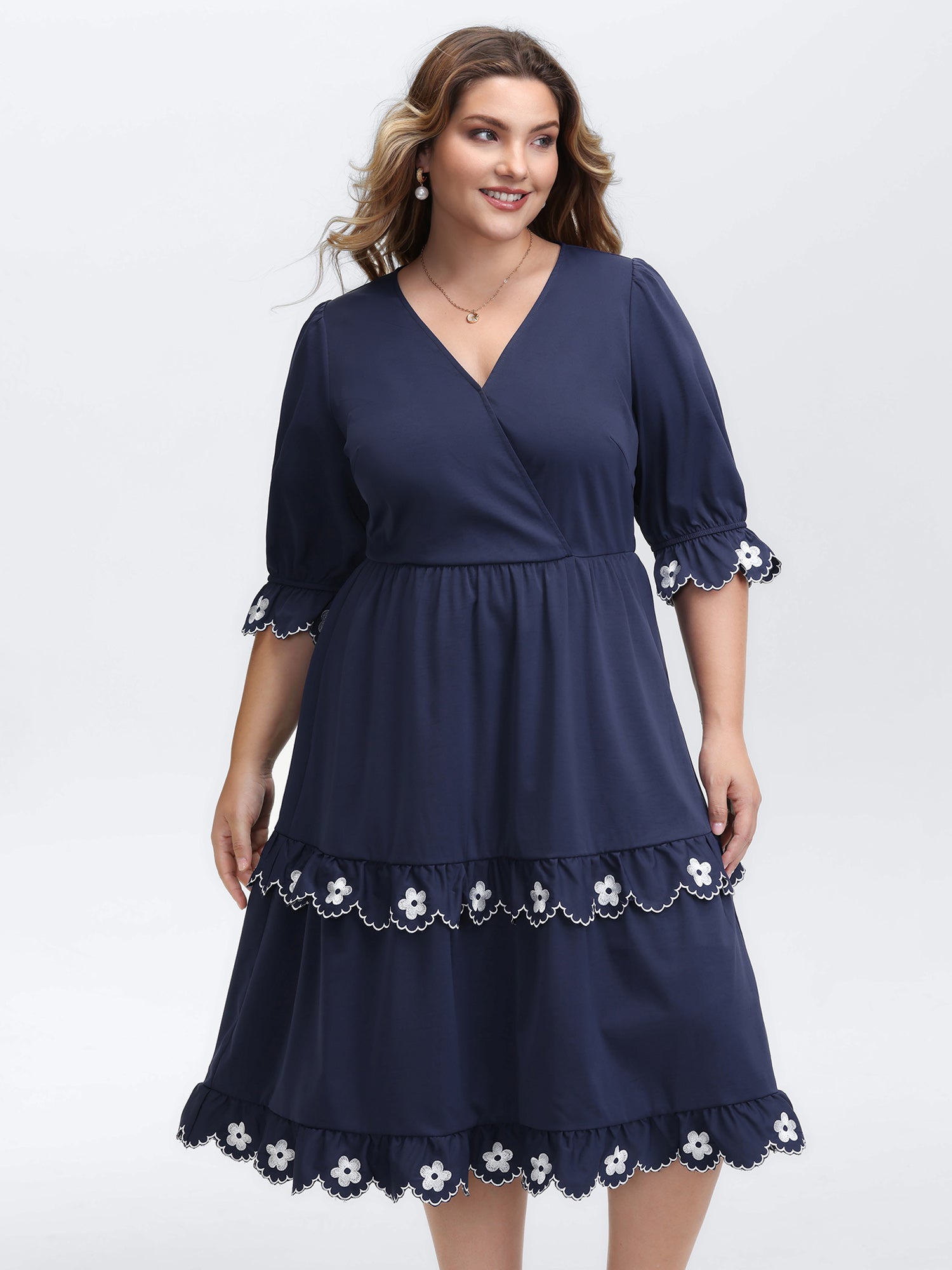 Embroidered Color Contrast Lace Midi Dress