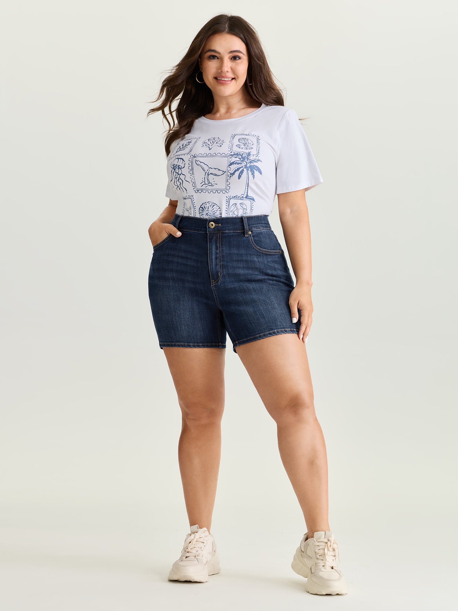 Elastic Back Waist Skinny-Fit Denim Shorts