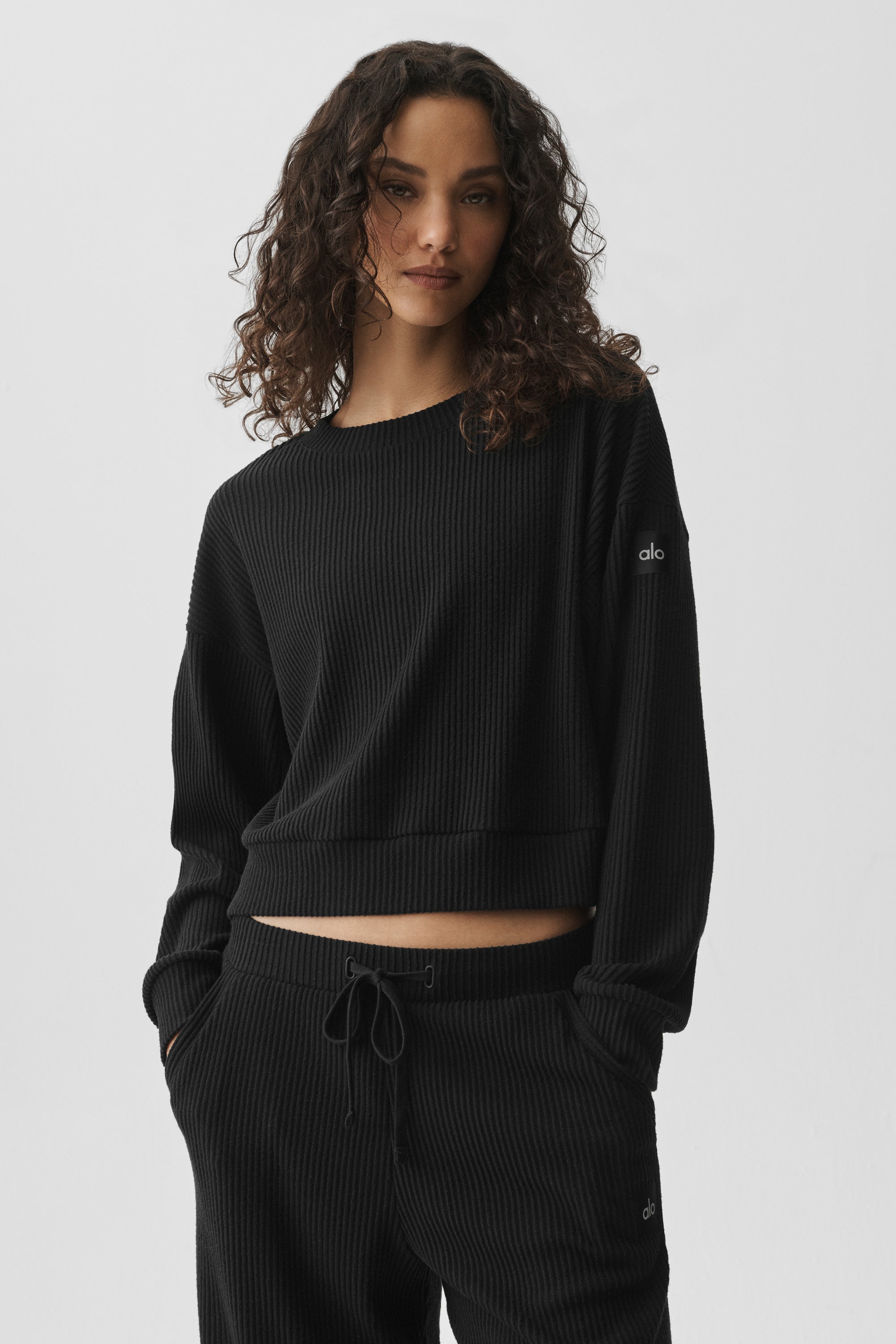 Muse Crew Neck Pullover - Black
