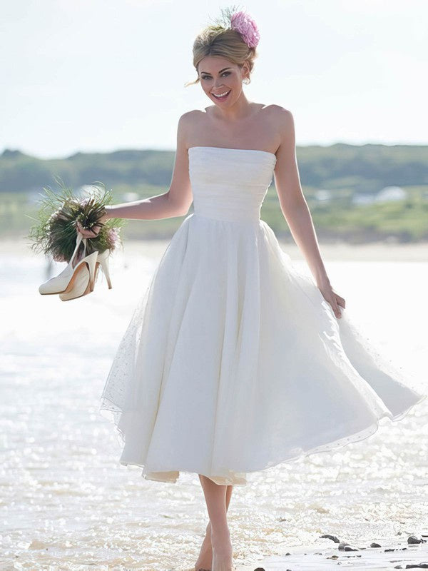Classic A-Line Strapless Tulle Tea-Length Wedding Dresses with Ruffles