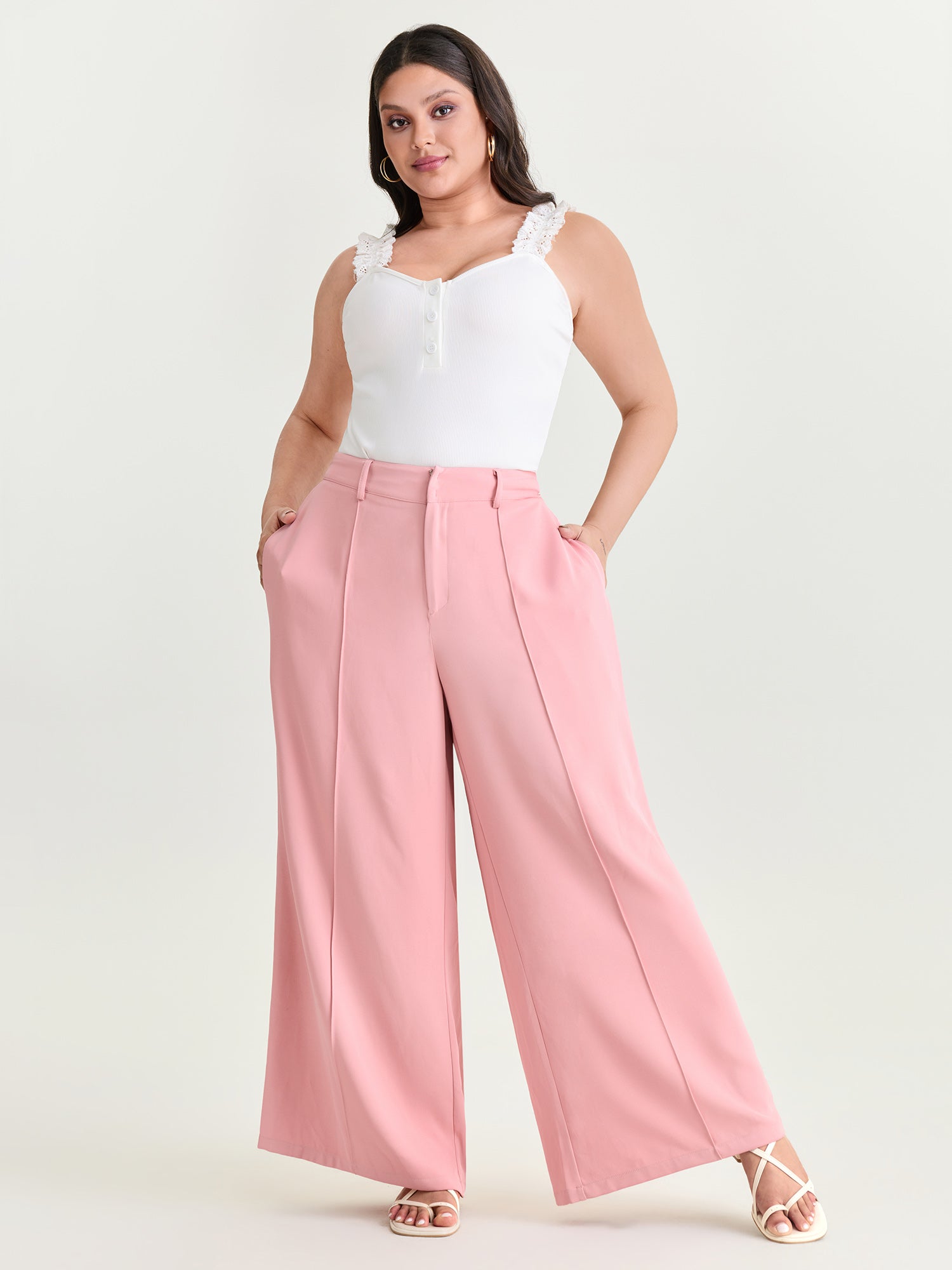 Seamed Curve-Friendly Plain Pants