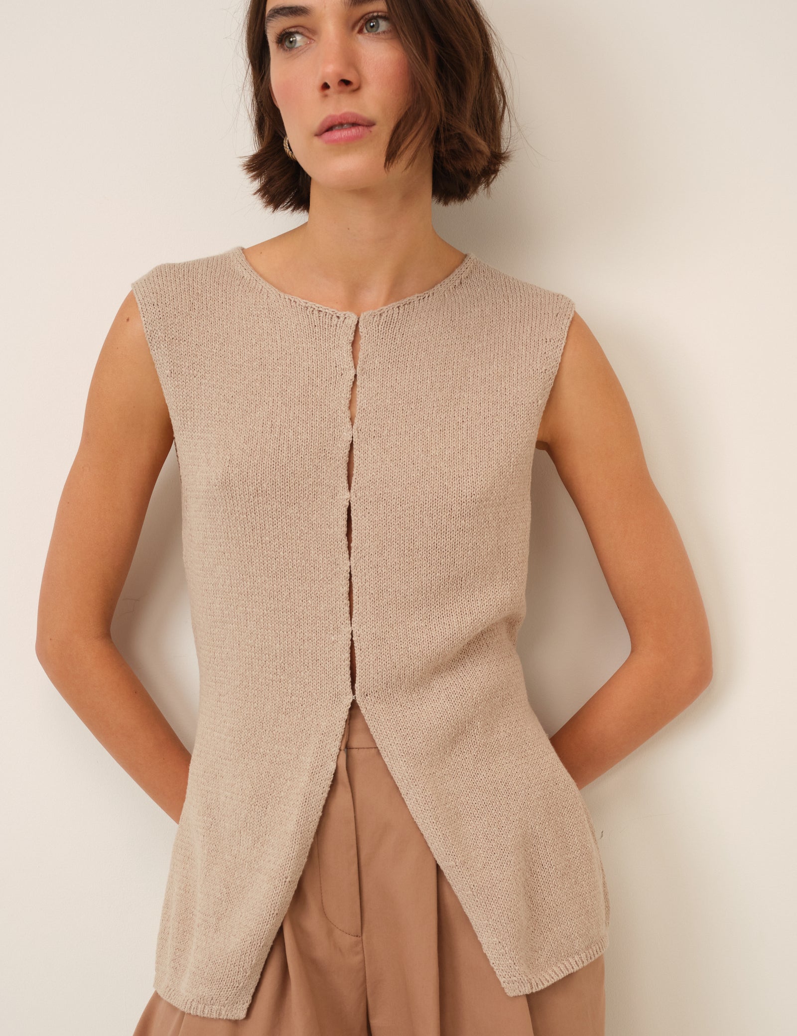 Sand Sleeveless Knitted Top