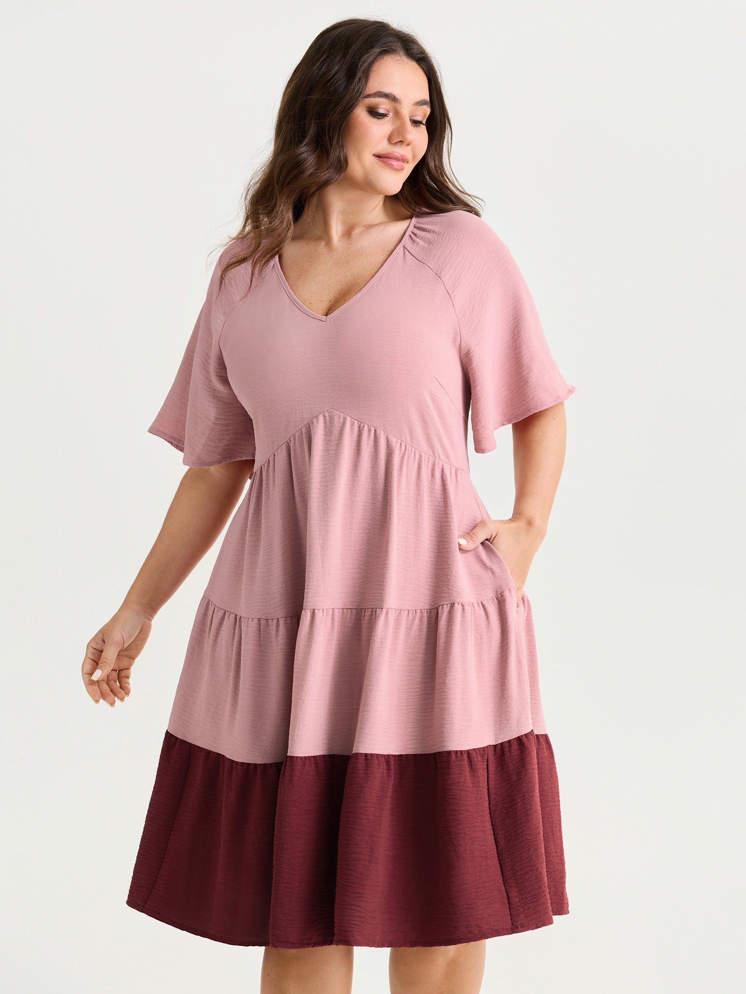 Color Contrast Tiered Flared Sleeve Midi Dress