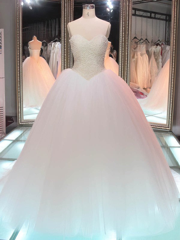 Deluxe Strapless Ball Gown Sweetheart Tulle Floor-Length Wedding Dresses with Beads
