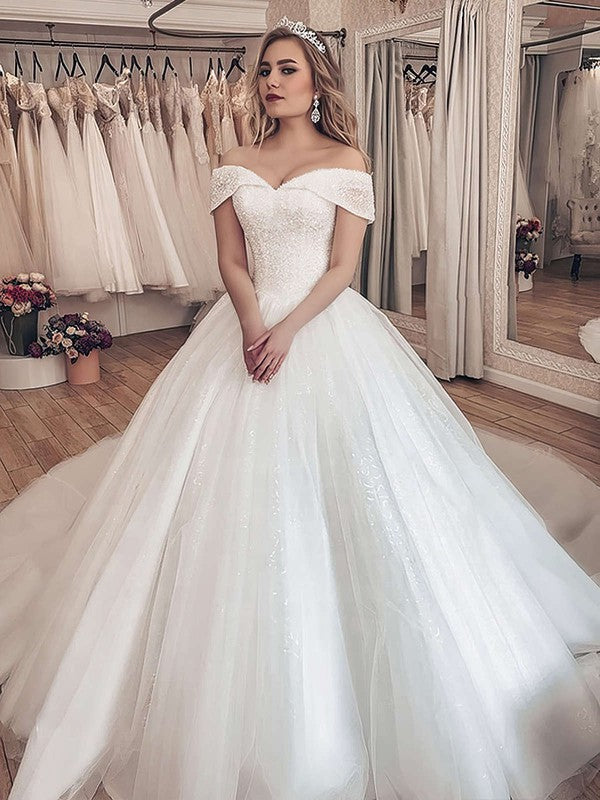 Luxurious V-Neck Tulle Court Train Off-The-Shoulder Ball Gown Wedding Dresses with Beads