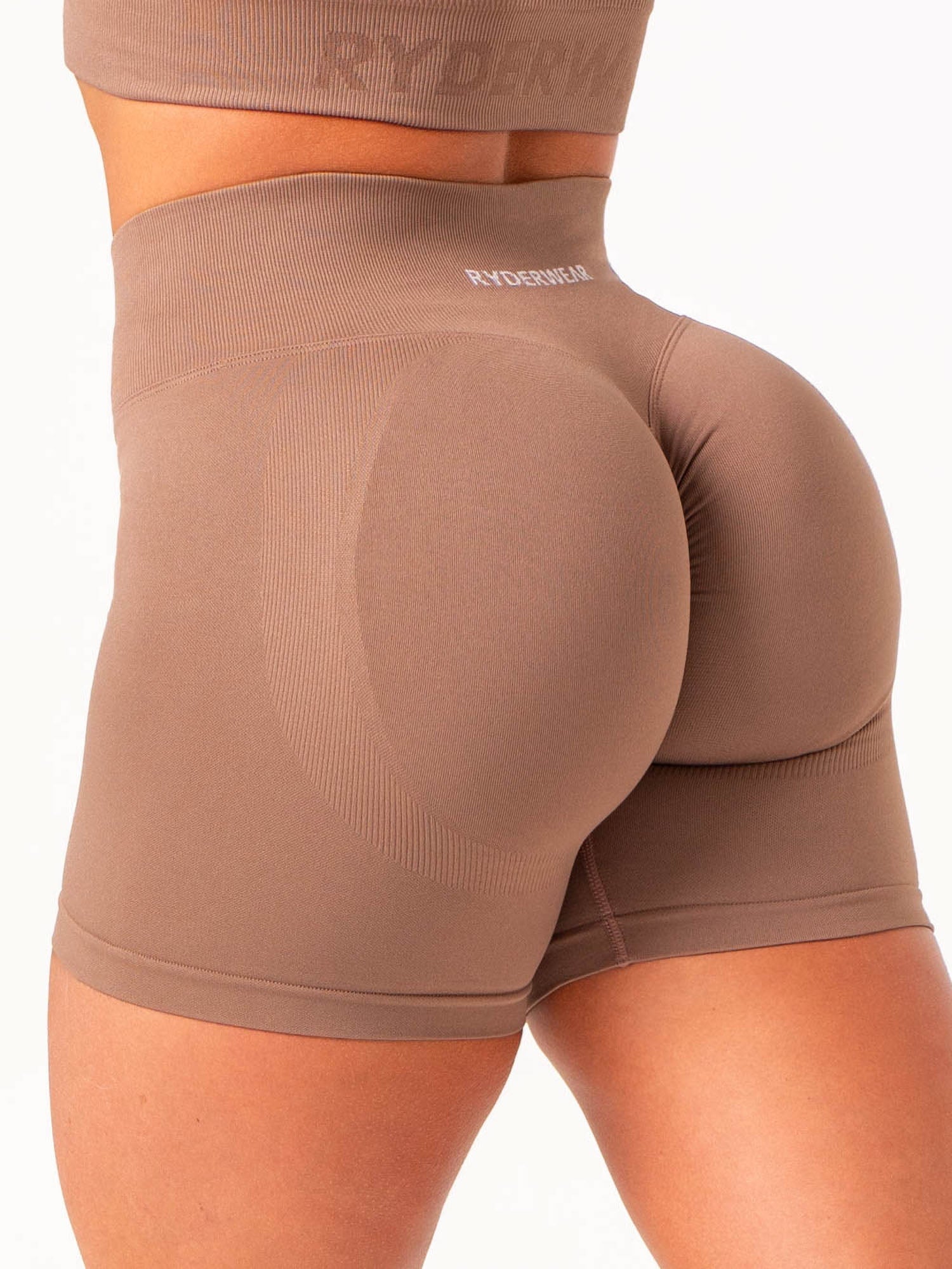 Lift Scrunch Shorts - Almond