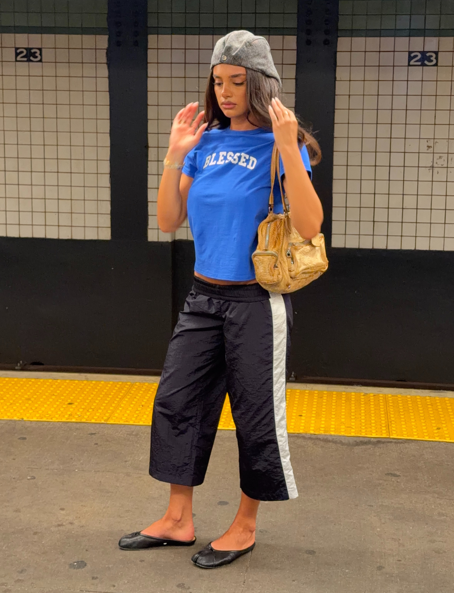 SOPHIA WINDBREAKER CAPRI - NAVY AND WHITE
