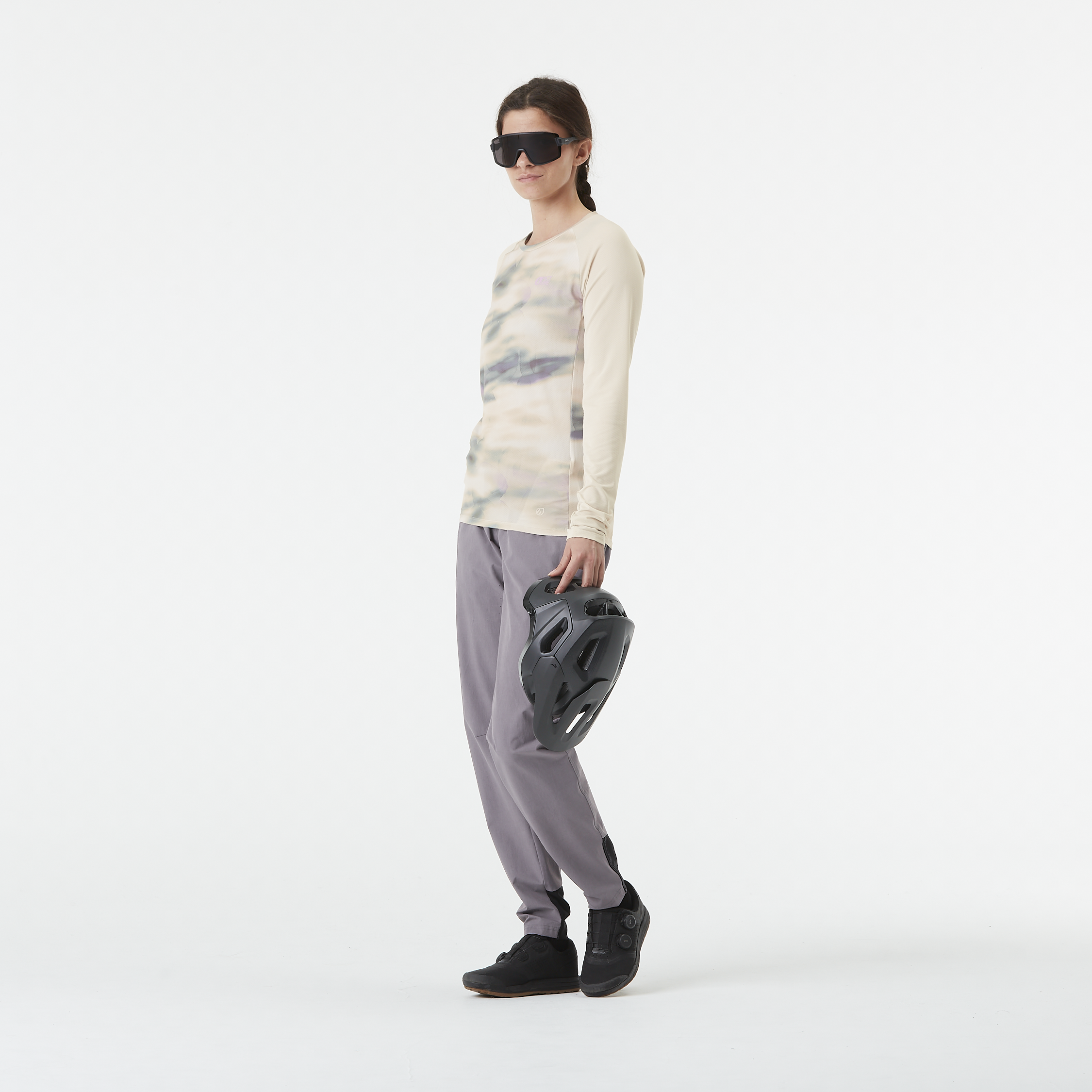ACARAS PRINTED LS TEE